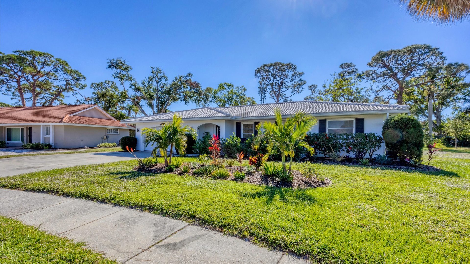 2410 Cass Street in Sarasota, FL