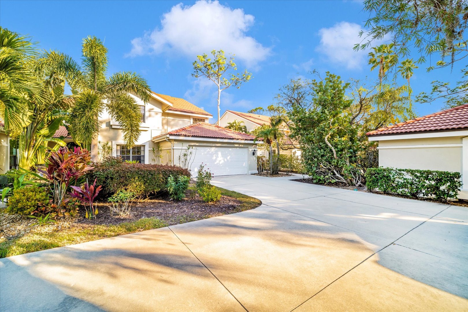 7669 Fairway Woods Dr #704 in Sarasota, FL