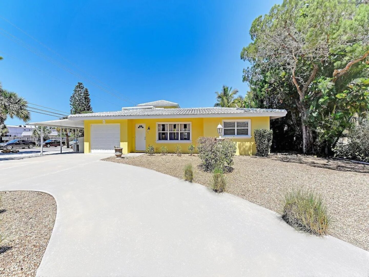 301 Avenida Madera - B in Sarasota, FL