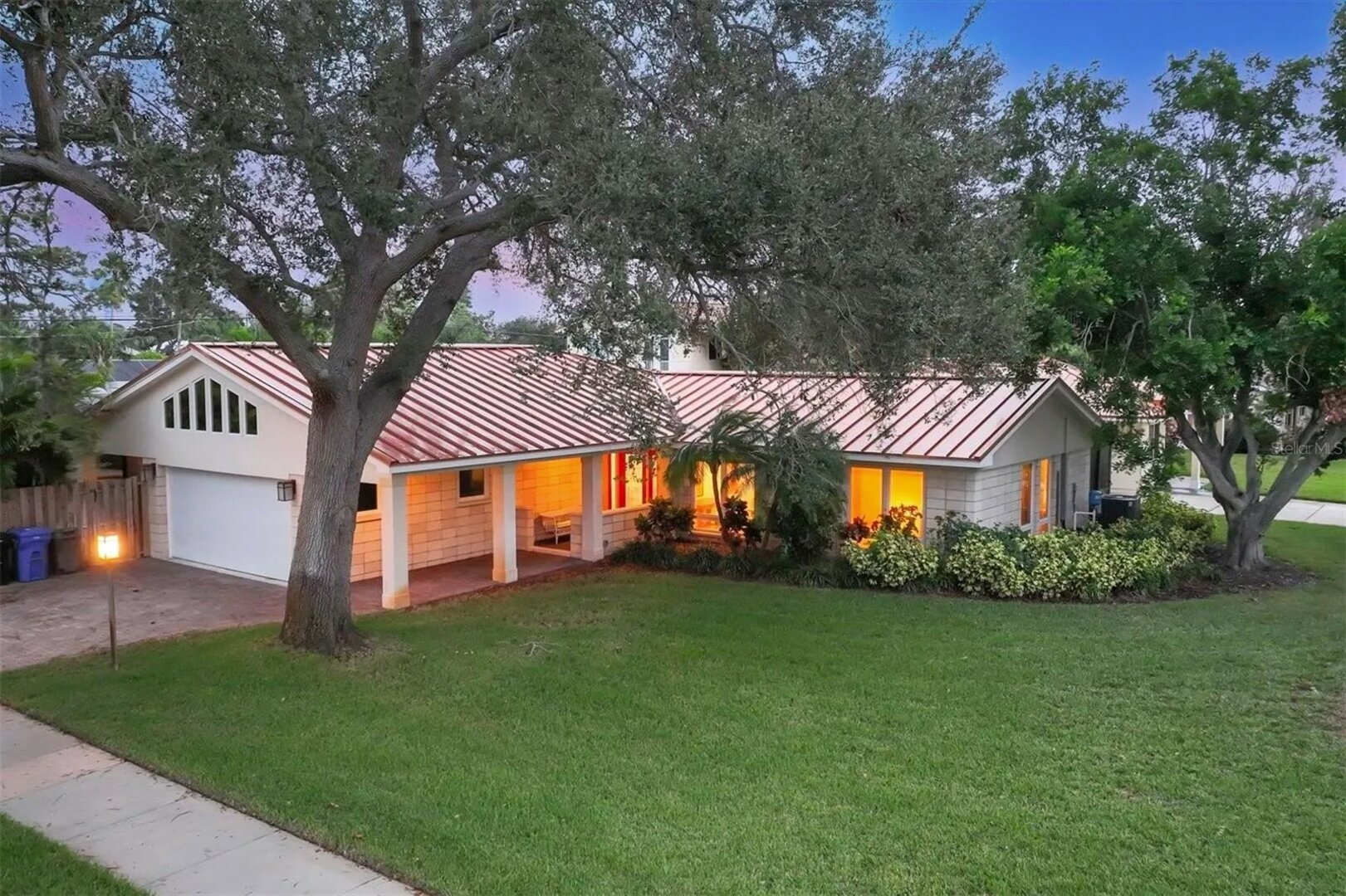 901 Riviera Street, Venice in Venice, FL