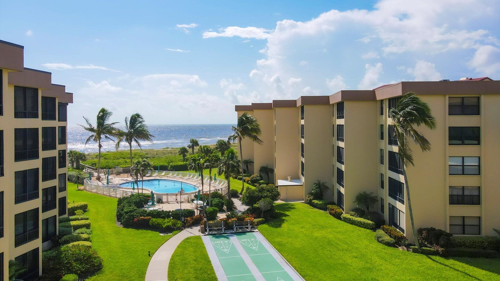 8776 Midnight Pass Rd, C307 in Sarasota, FL