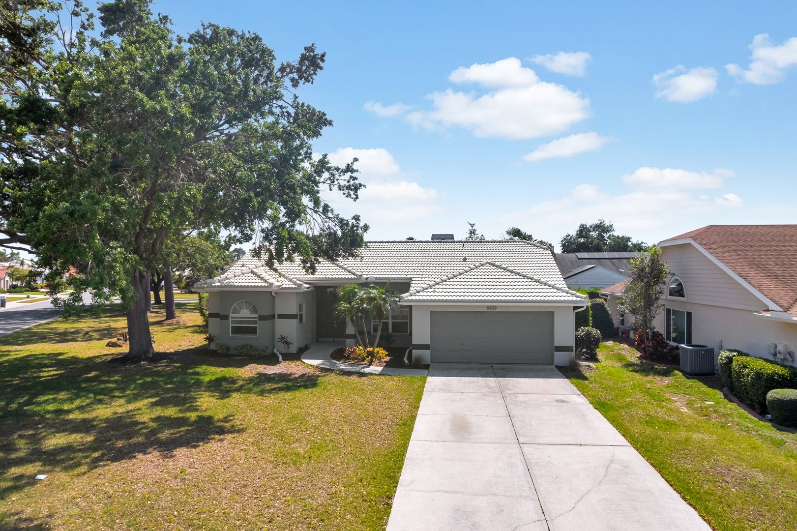 6929 Stetson Street Circle in Sarasota, FL
